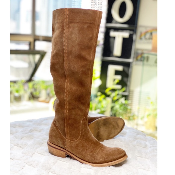 ALDO vintage suede boots. - Picture 6 of 8